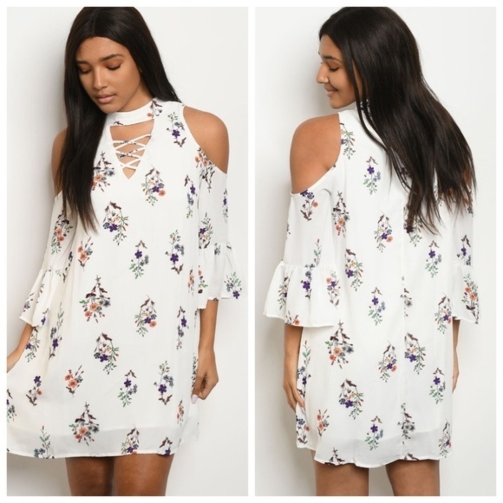 🎉HP🎉🆕Ivory floral print dress